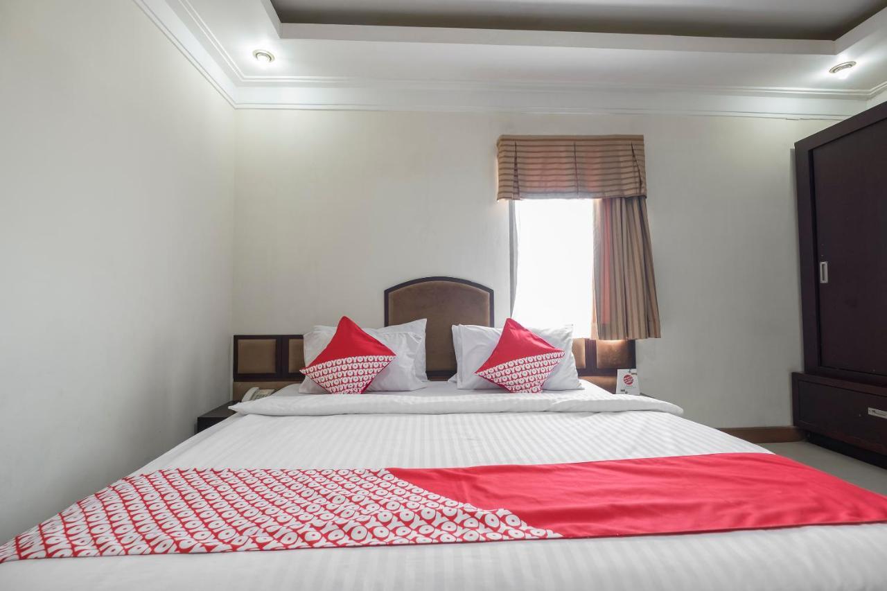 Oyo 1114 Hotel Denpasar Makassar Macáçar Exterior foto